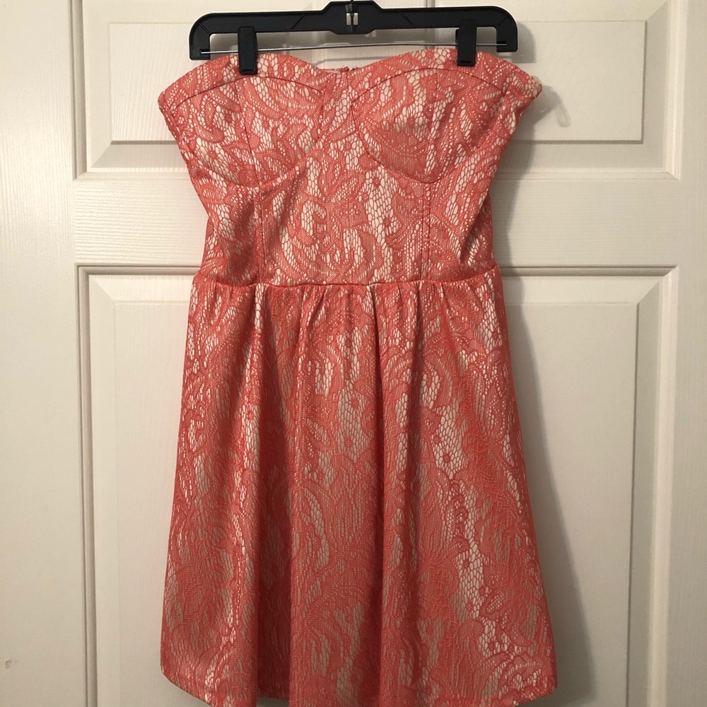 Francesca’s NWT lined strapless dress
